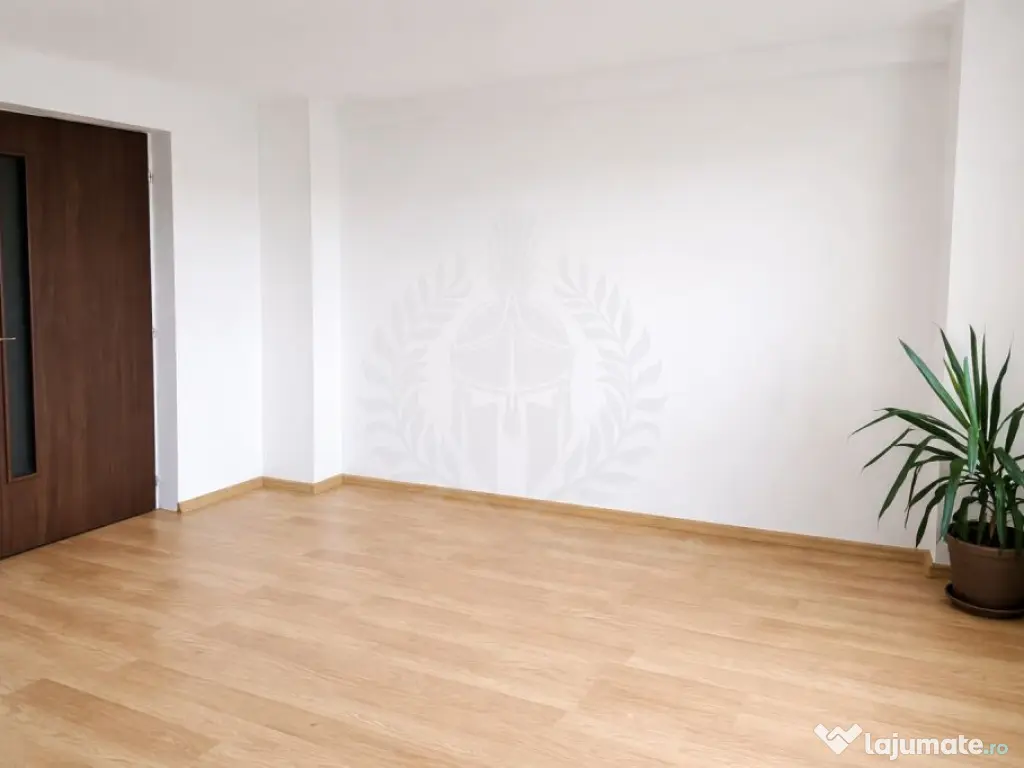 Apartament 4 camere, spațios, zona Ultracentral - 