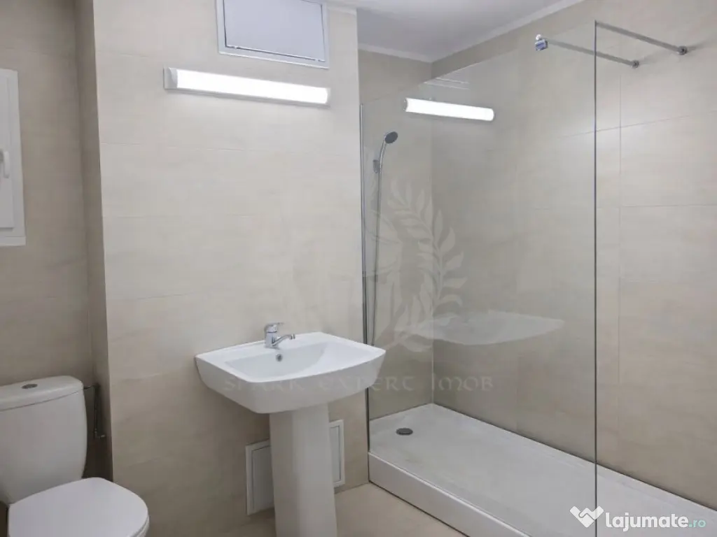 Apartament 4 camere, spațios, zona Ultracentral - 