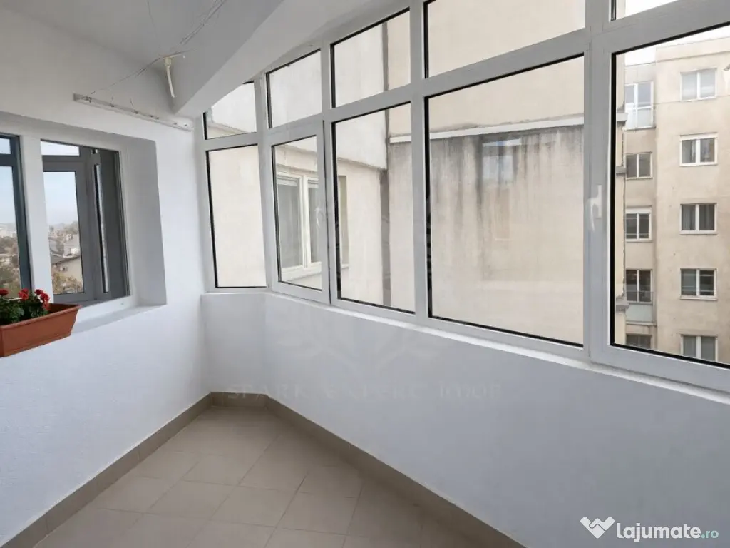 Apartament 4 camere, spațios, zona Ultracentral - 