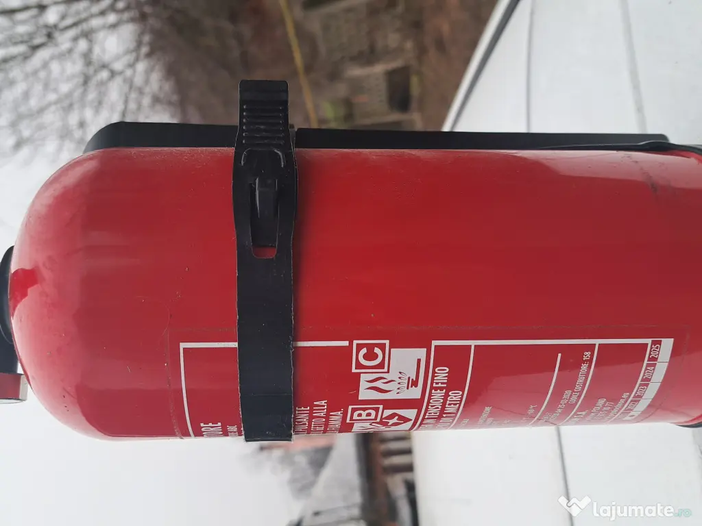 Stingător auto cu pulbere 2,5 kg 