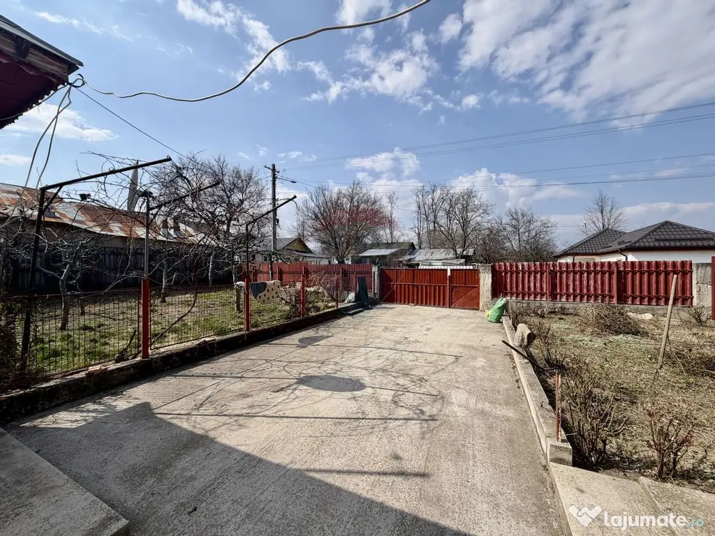 Casă / Vilă cu 4 camere de vânzare 