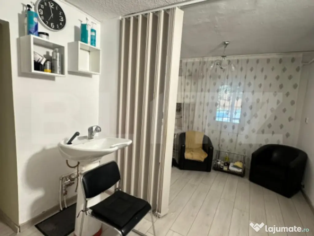 Apartament de 3 camere, parter inalt, spatiu comercial 