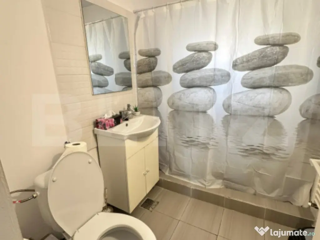 Apartament de 3 camere, parter inalt, spatiu comercial 