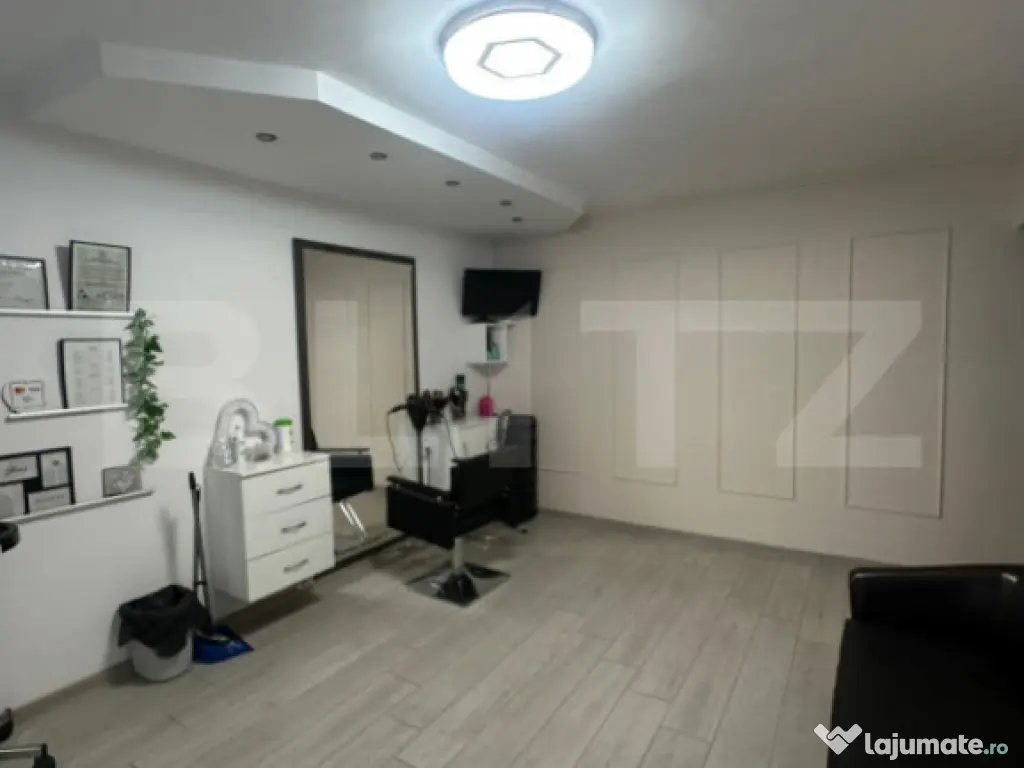 Apartament de 3 camere, parter inalt, spatiu comercial 