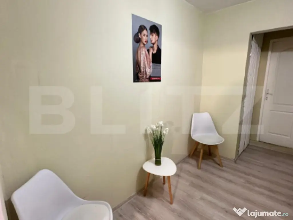 Apartament de 3 camere, parter inalt, spatiu comercial 