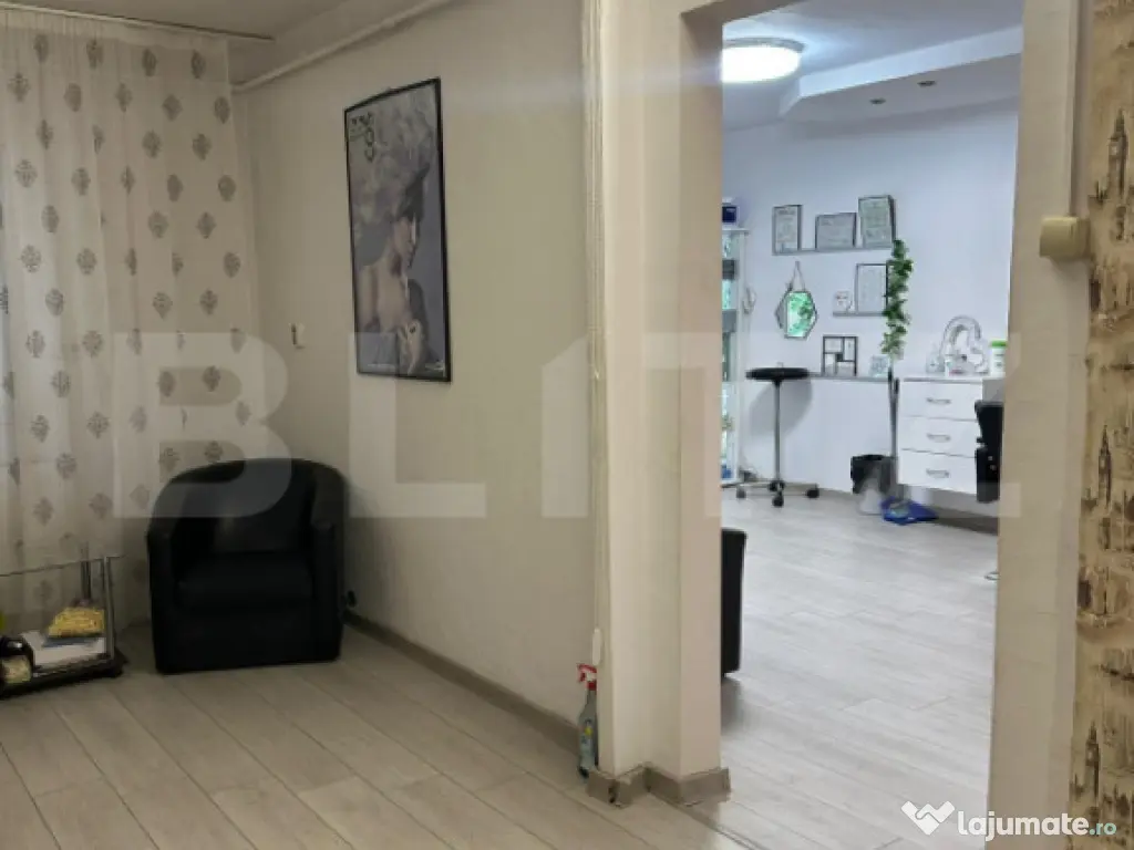 Apartament de 3 camere, parter inalt, spatiu comercial 