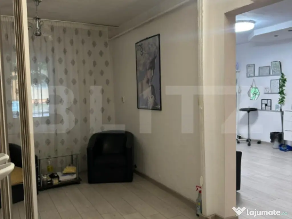 Apartament de 3 camere, parter inalt, spatiu comercial 
