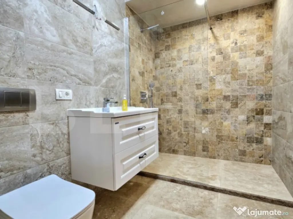 Apartament 2 camere, 65 mp, zona Lipovei 