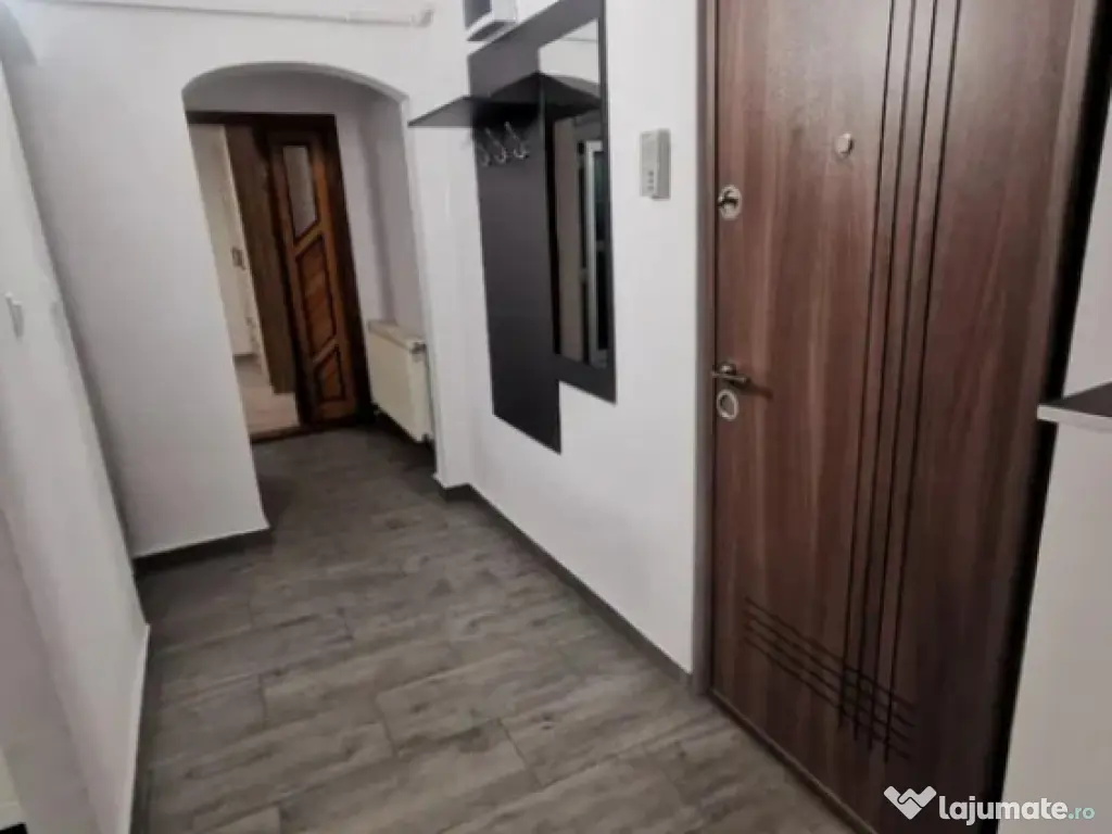 Apartament 2 camere, decomandat - zona Sacele 