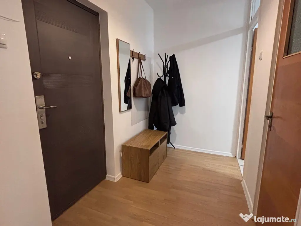 Ap. central cu 2 camere si balcon | 50 MP | Renovat | Anvelopat 