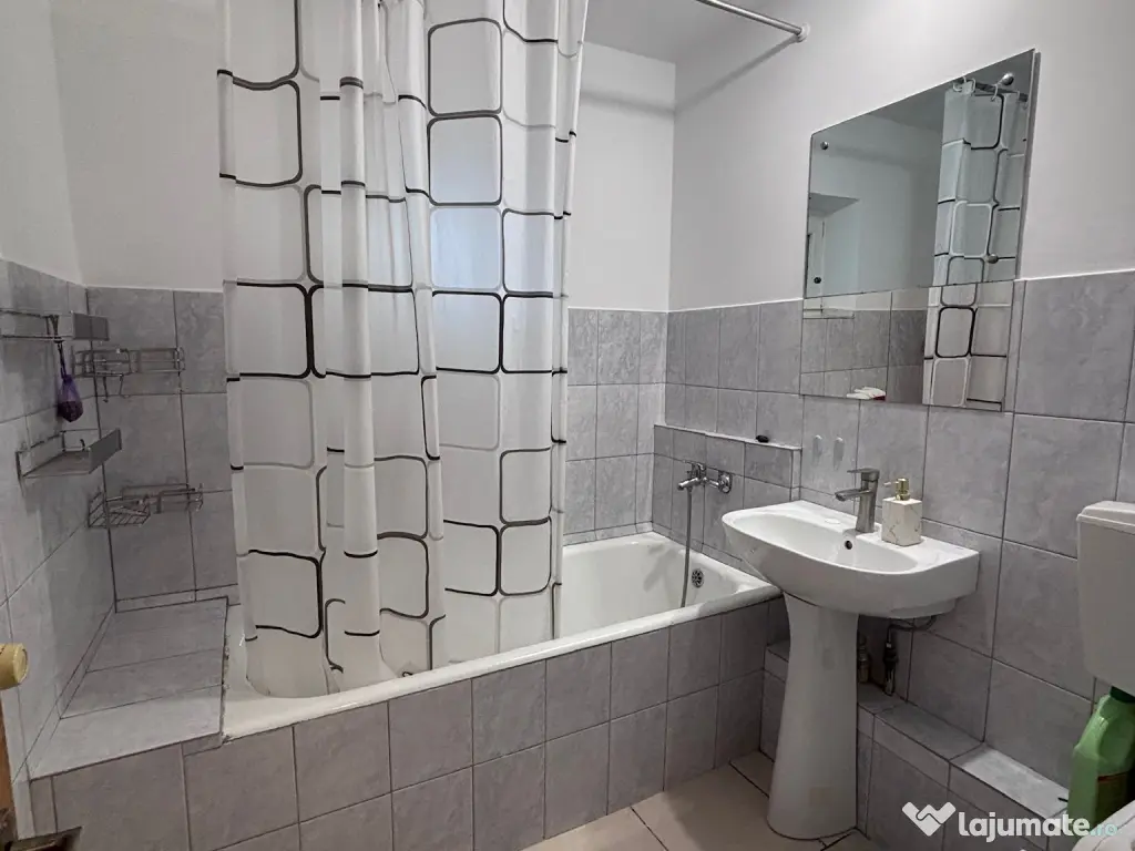 Ap. central cu 2 camere si balcon | 50 MP | Renovat | Anvelopat 