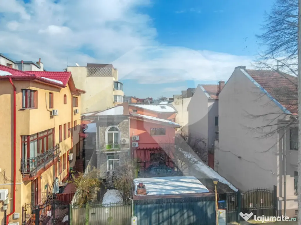 Spațiu profesional cu caracter într-o vilă individuală 