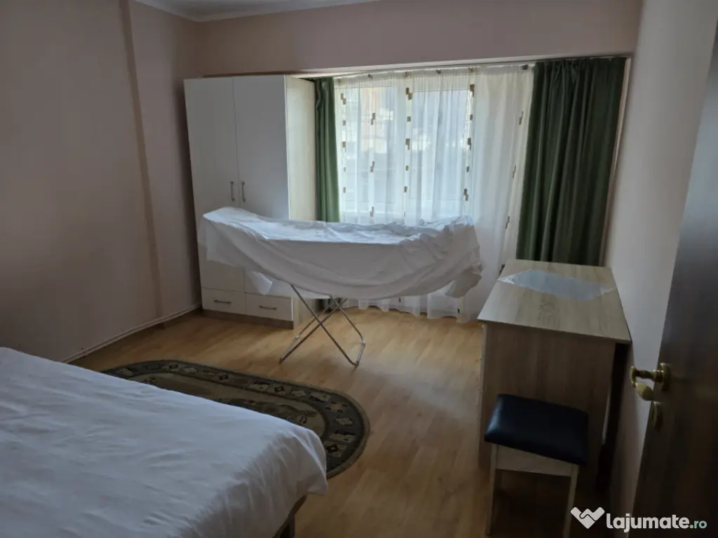 Apartament 3 camere central in condiție foarte buna etaj in 
