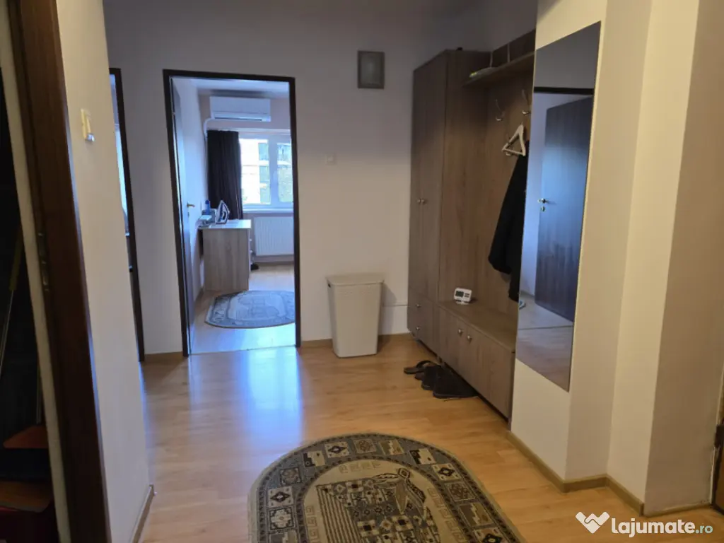 Apartament 3 camere central in condiție foarte buna etaj in 