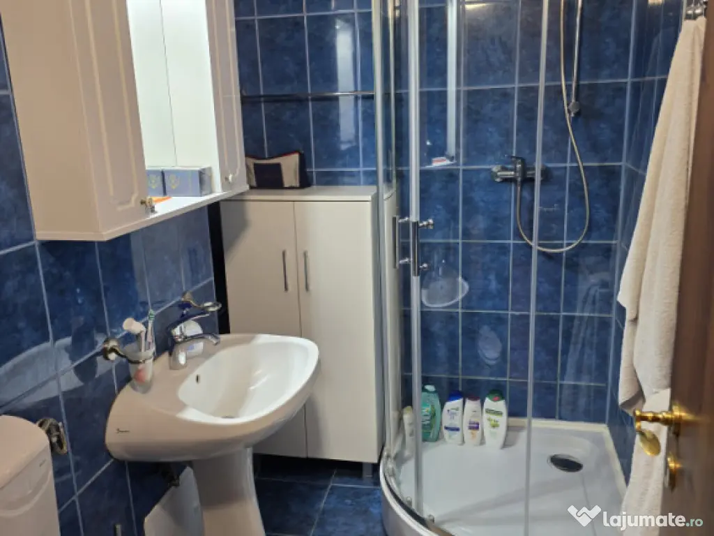 Apartament 3 camere central in condiție foarte buna etaj in 