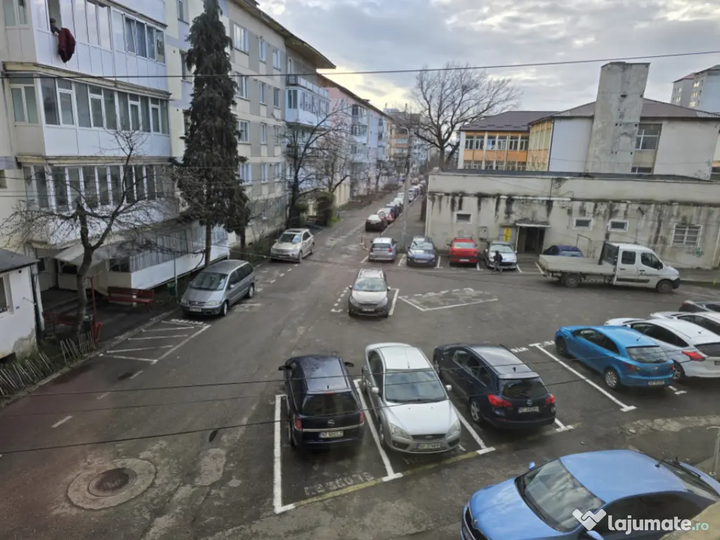 Apartament 3 camere central in condiție foarte buna etaj in 