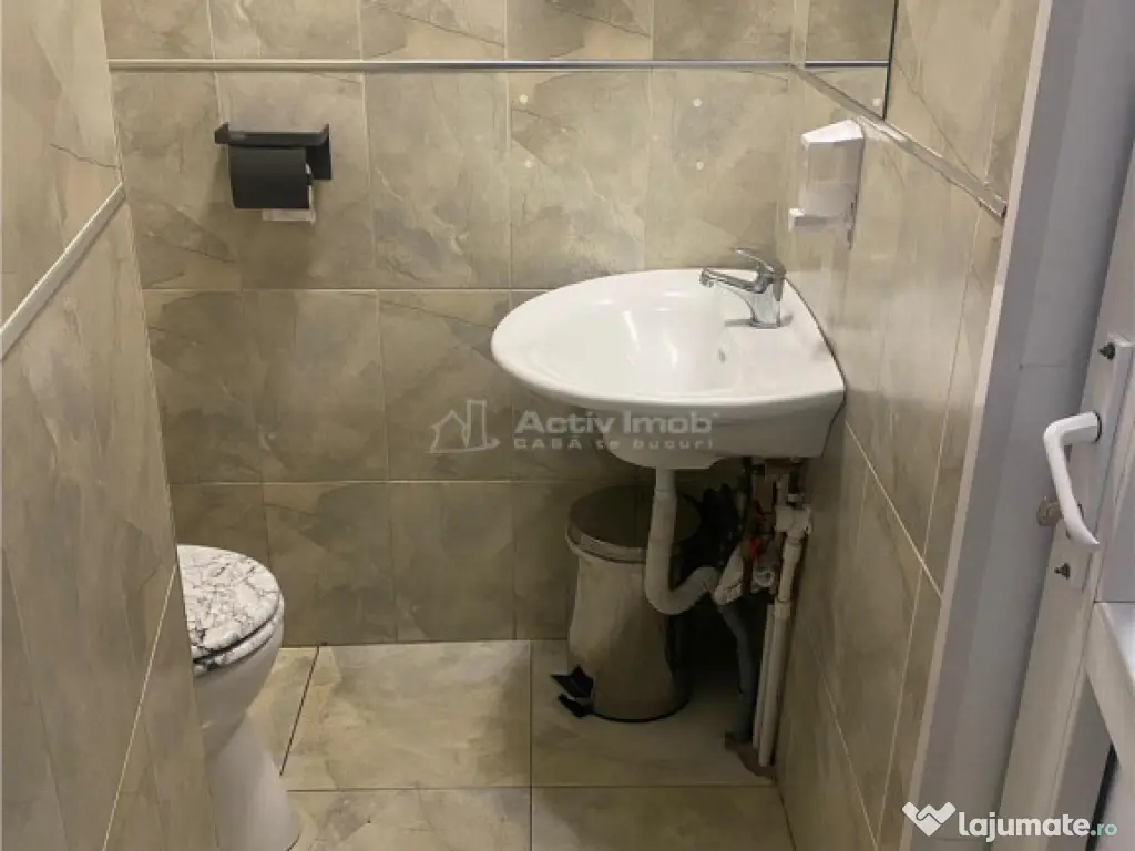 De spatiu comercial-ideal bar-cafenea-multiple activitati 