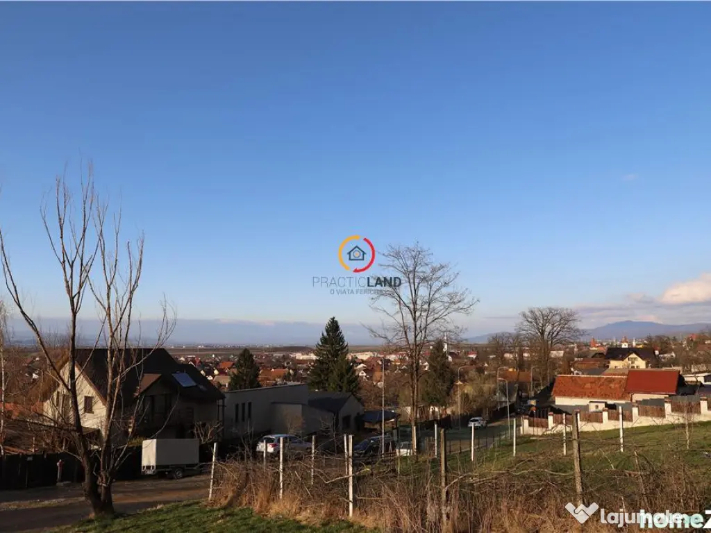 Teren insorit cu panorama deosebita 