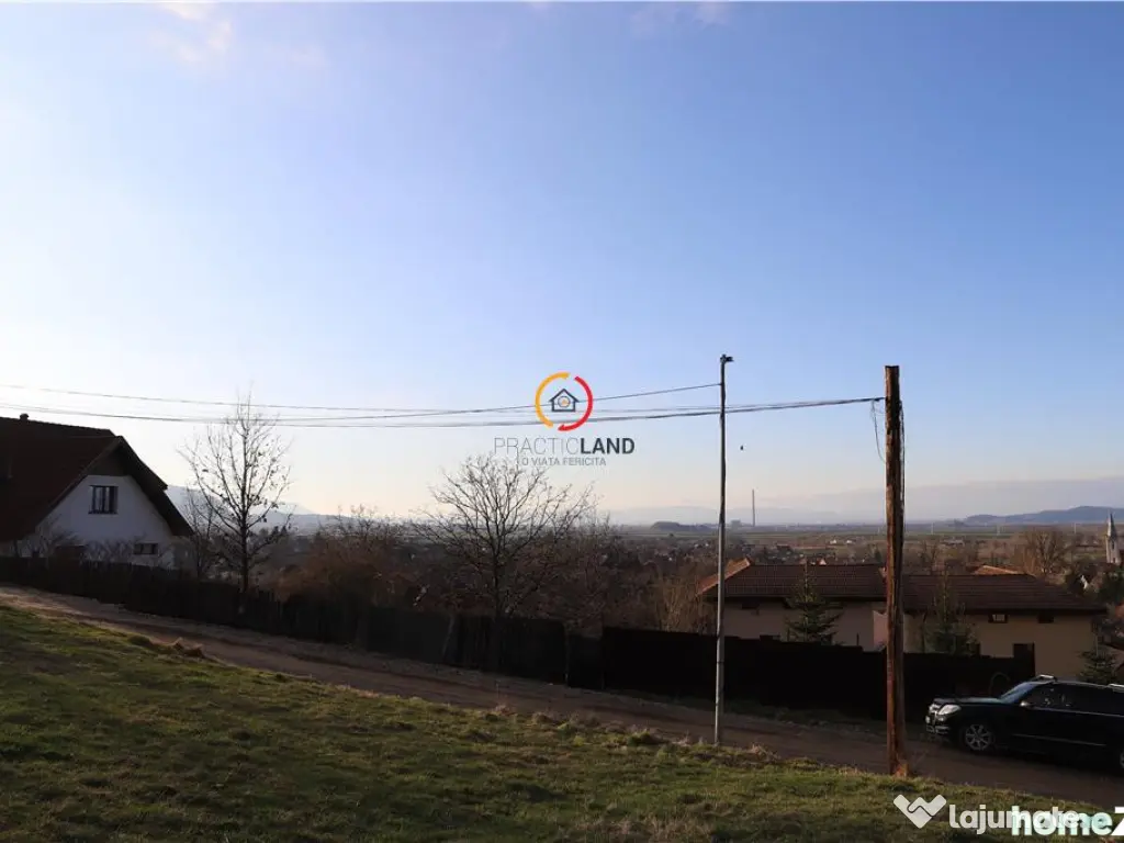 Teren insorit cu panorama deosebita 