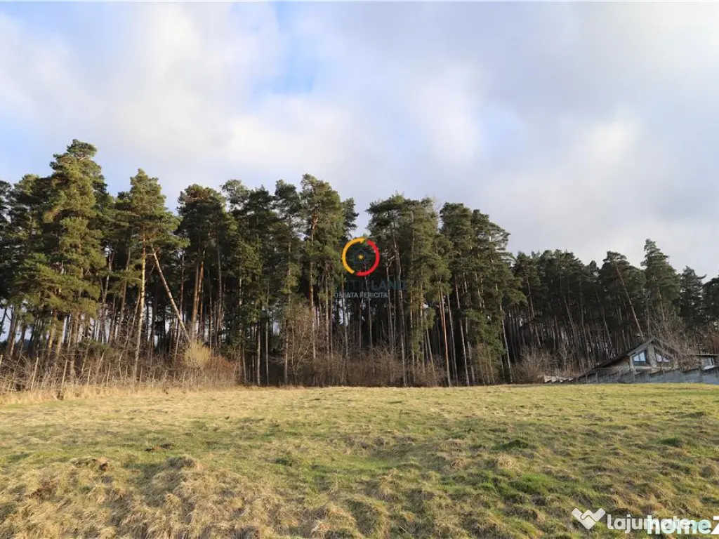 Teren insorit cu panorama deosebita 