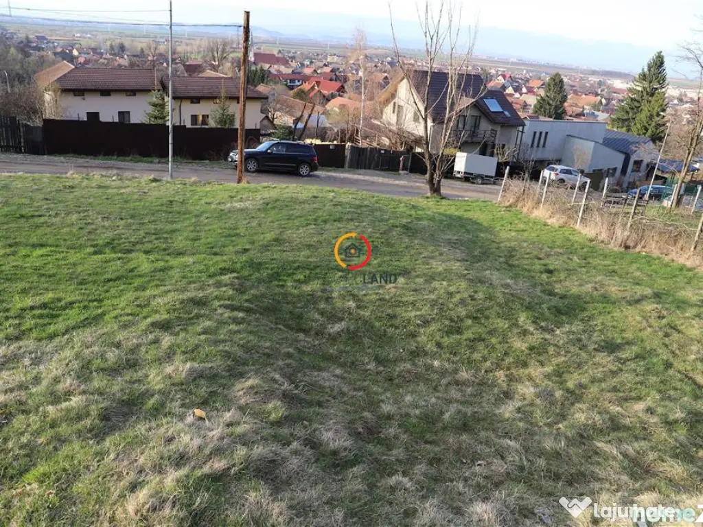 Teren insorit cu panorama deosebita 