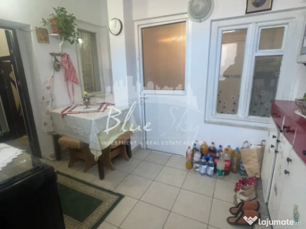 Casă interbelică - 5 camere, central, aproape de Liceul P 