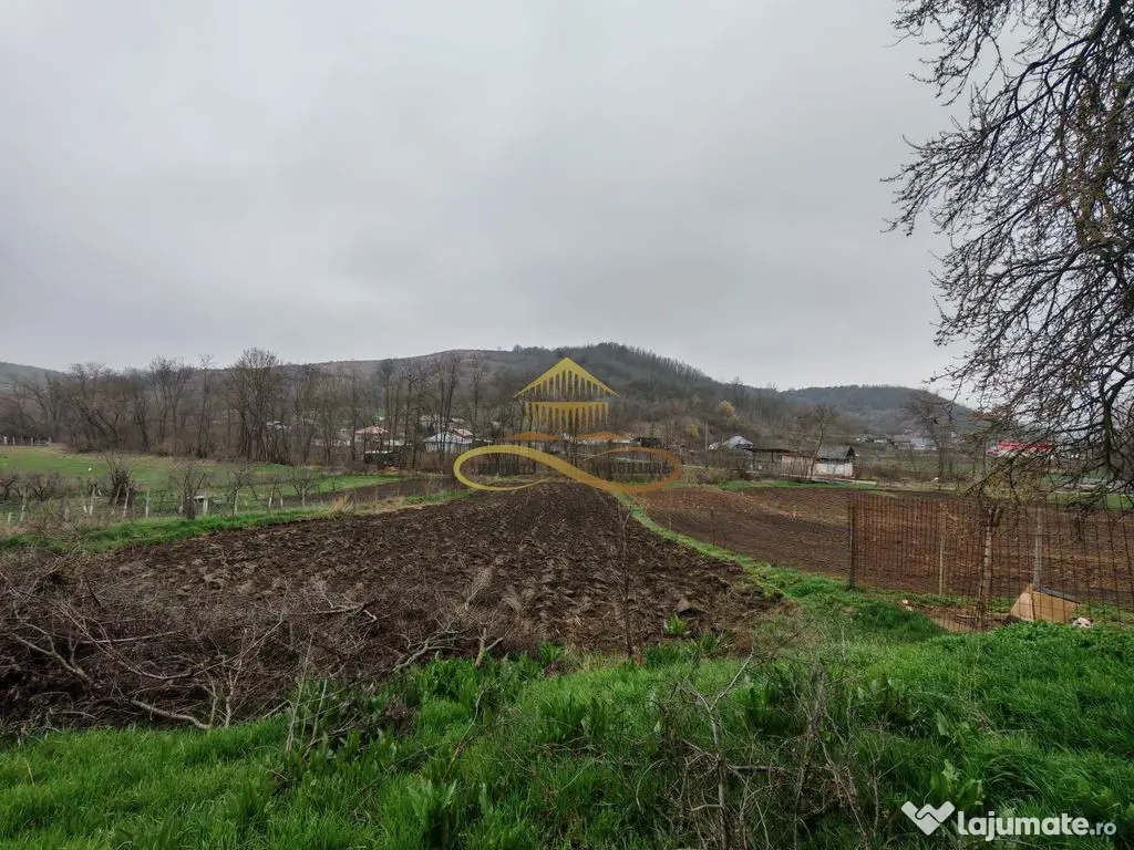 Casă din BCA, izolata, de vânzare în Parincea 