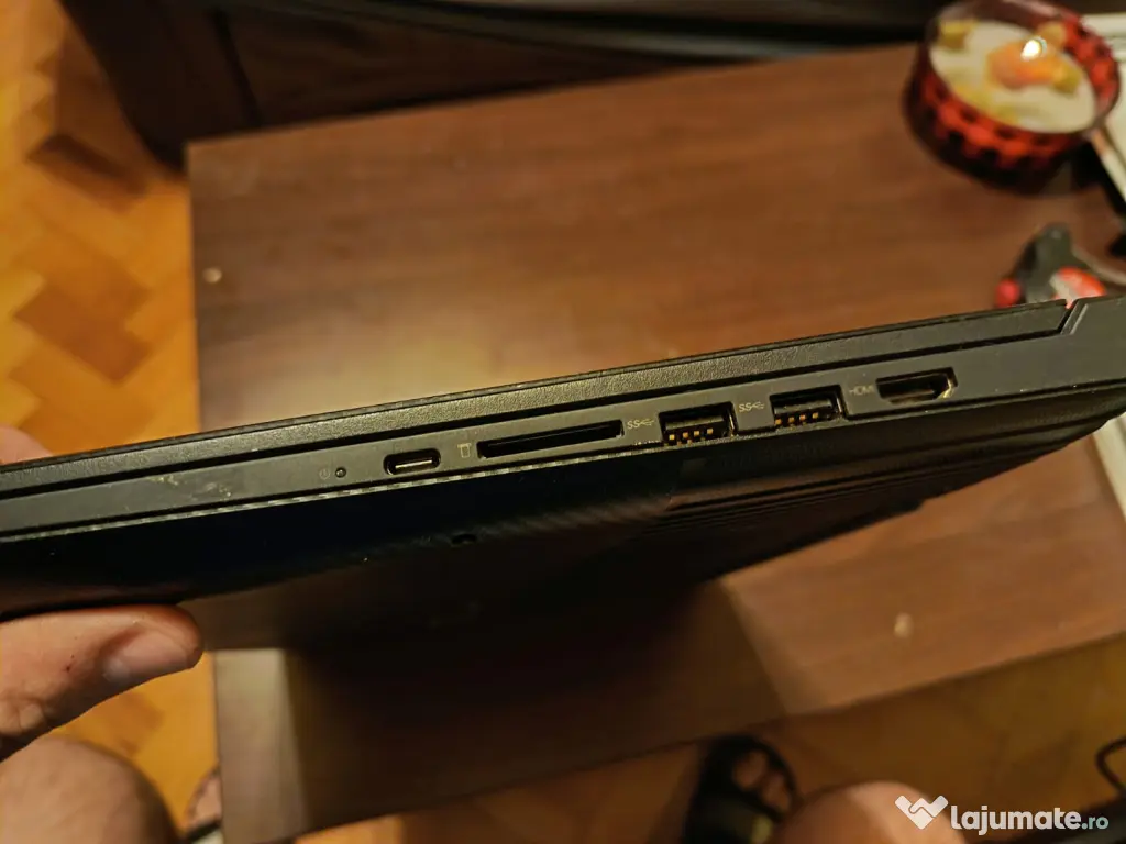 Laptop Lenovo Y520 i5 7th Gen, GTX 1050, 8GB RAM + SSD + HDD + accesorii 