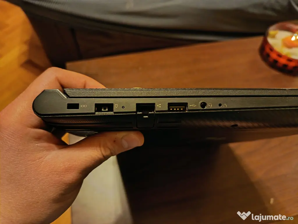 Laptop Lenovo Y520 i5 7th Gen, GTX 1050, 8GB RAM + SSD + HDD + accesorii 