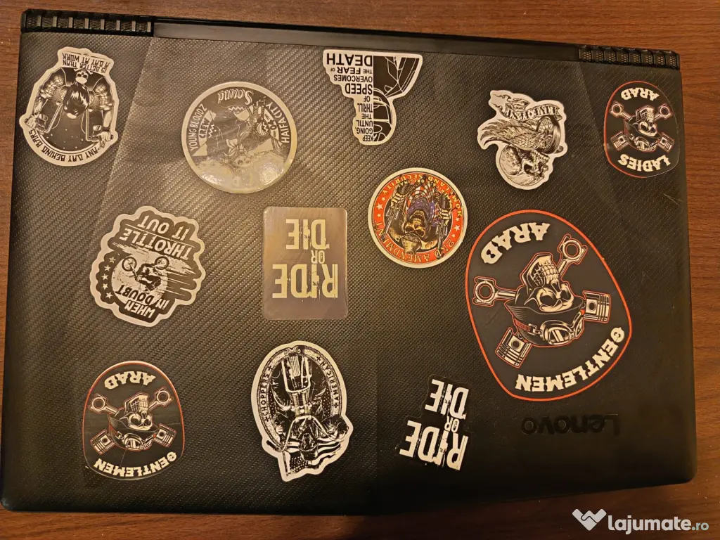 Laptop Lenovo Y520 i5 7th Gen, GTX 1050, 8GB RAM + SSD + HDD + accesorii 