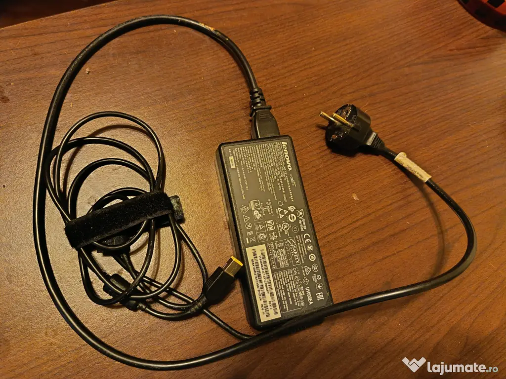 Laptop Lenovo Y520 i5 7th Gen, GTX 1050, 8GB RAM + SSD + HDD + accesorii 