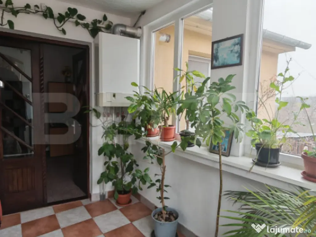 Casa 3 camere, 1079 mp teren, in zona Turda Noua 