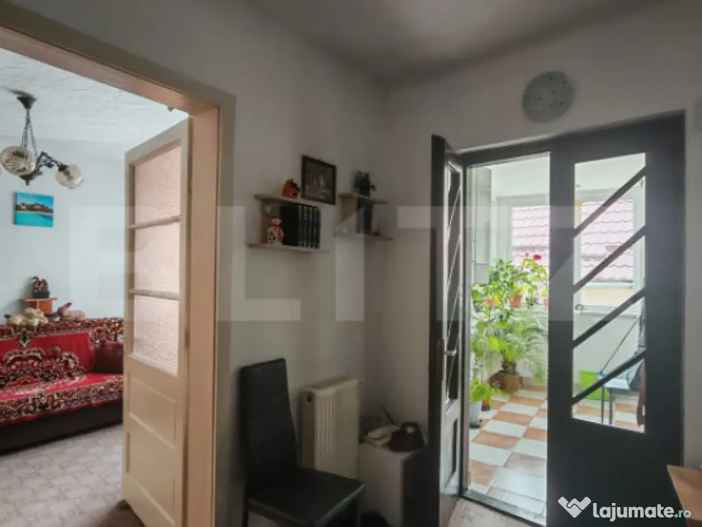 Casa 3 camere, 1079 mp teren, in zona Turda Noua 