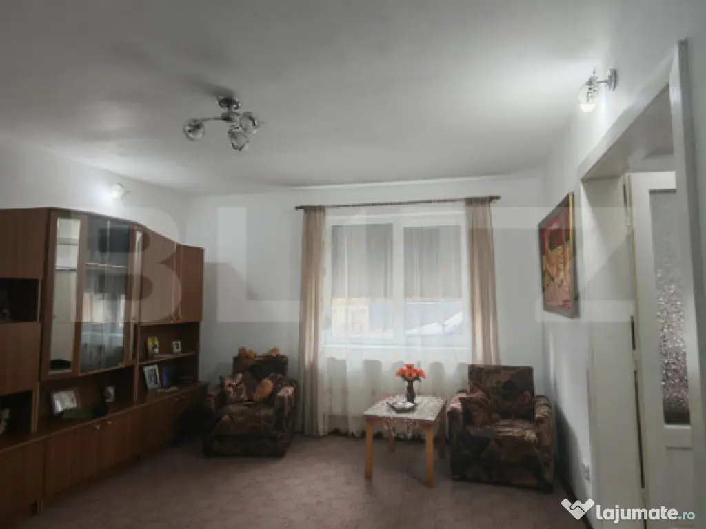 Casa 3 camere, 1079 mp teren, in zona Turda Noua 