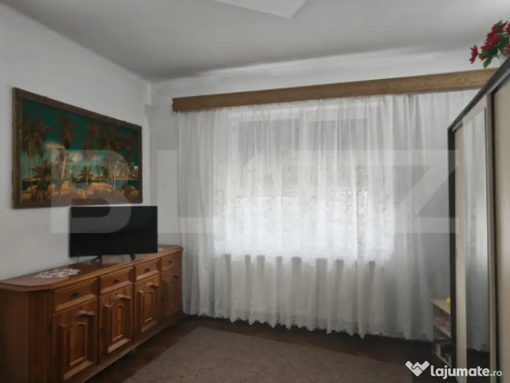 Casa 3 camere, 1079 mp teren, in zona Turda Noua 