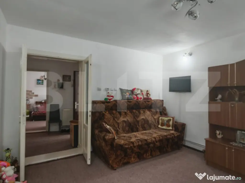 Casa 3 camere, 1079 mp teren, in zona Turda Noua 