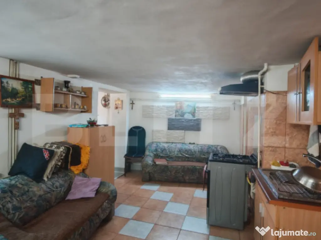 Casa 3 camere, 1079 mp teren, in zona Turda Noua 