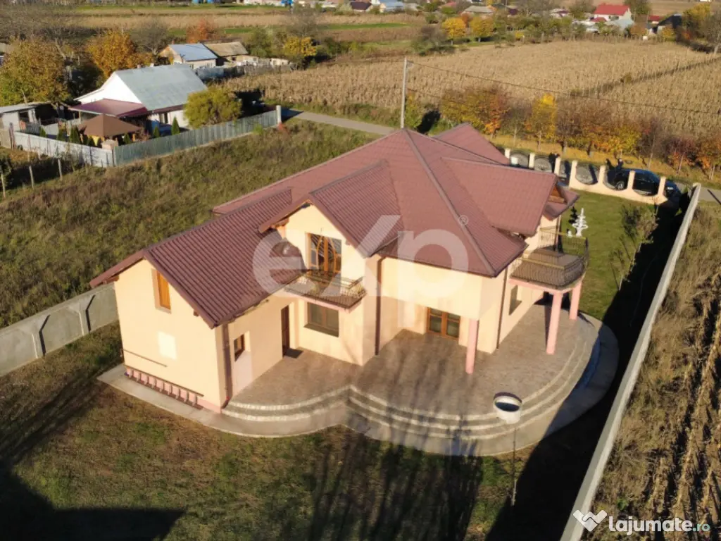 Casă / Vilă de vânzare cu 5 camere – Cartierul Nou, Sas 