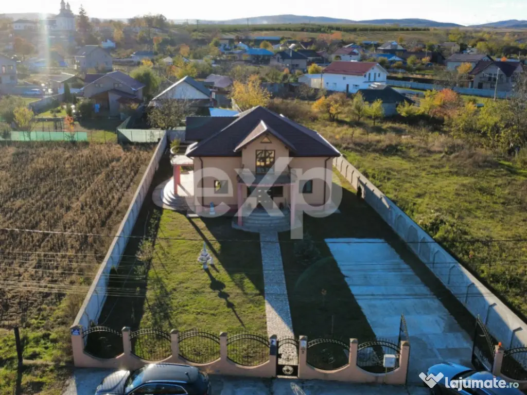 Casă / Vilă de vânzare cu 5 camere – Cartierul Nou, Sas 