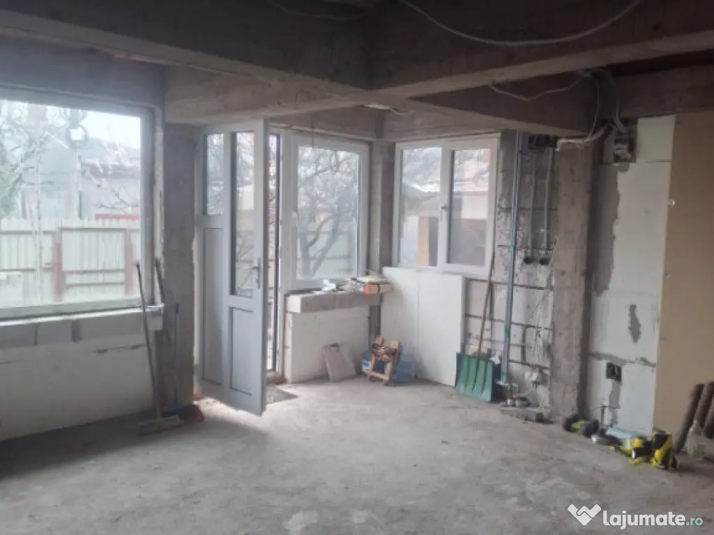 CASA SPATIOASA IN PLOIESTi– COMPARTIMENTARE EXCELENTA-ZONA 