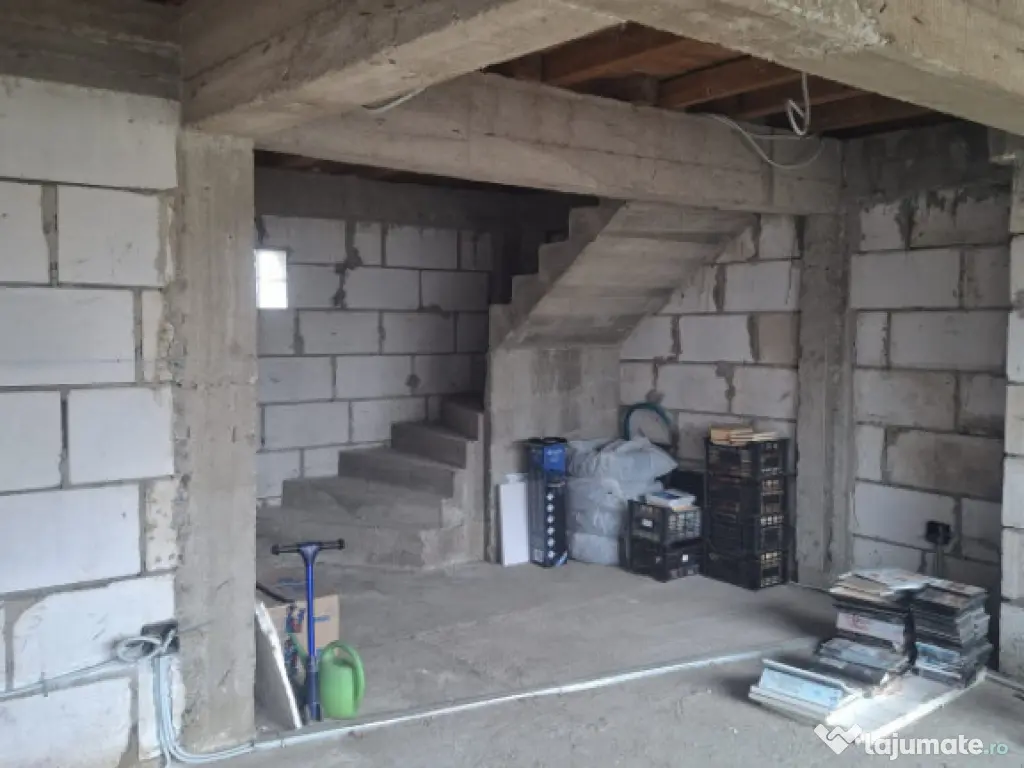 CASA SPATIOASA IN PLOIESTi– COMPARTIMENTARE EXCELENTA-ZONA 