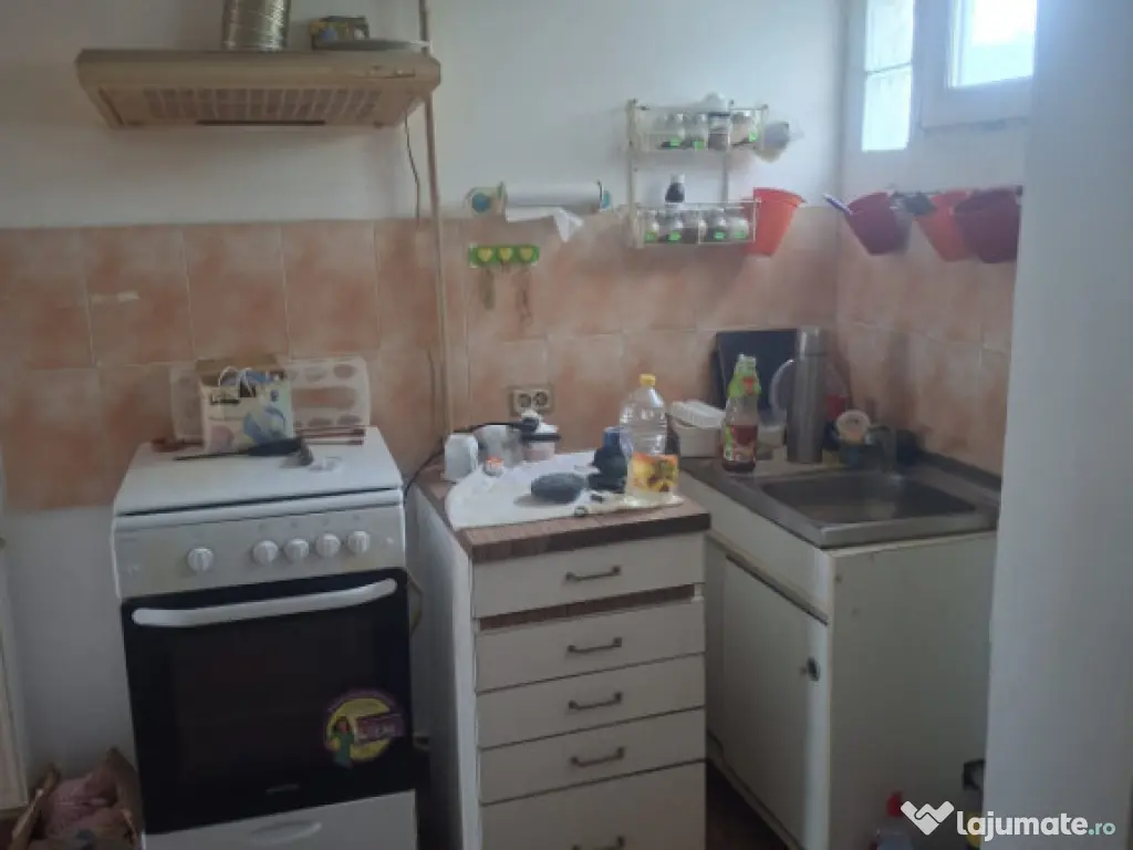 CASA SPATIOASA IN PLOIESTi– COMPARTIMENTARE EXCELENTA-ZONA 