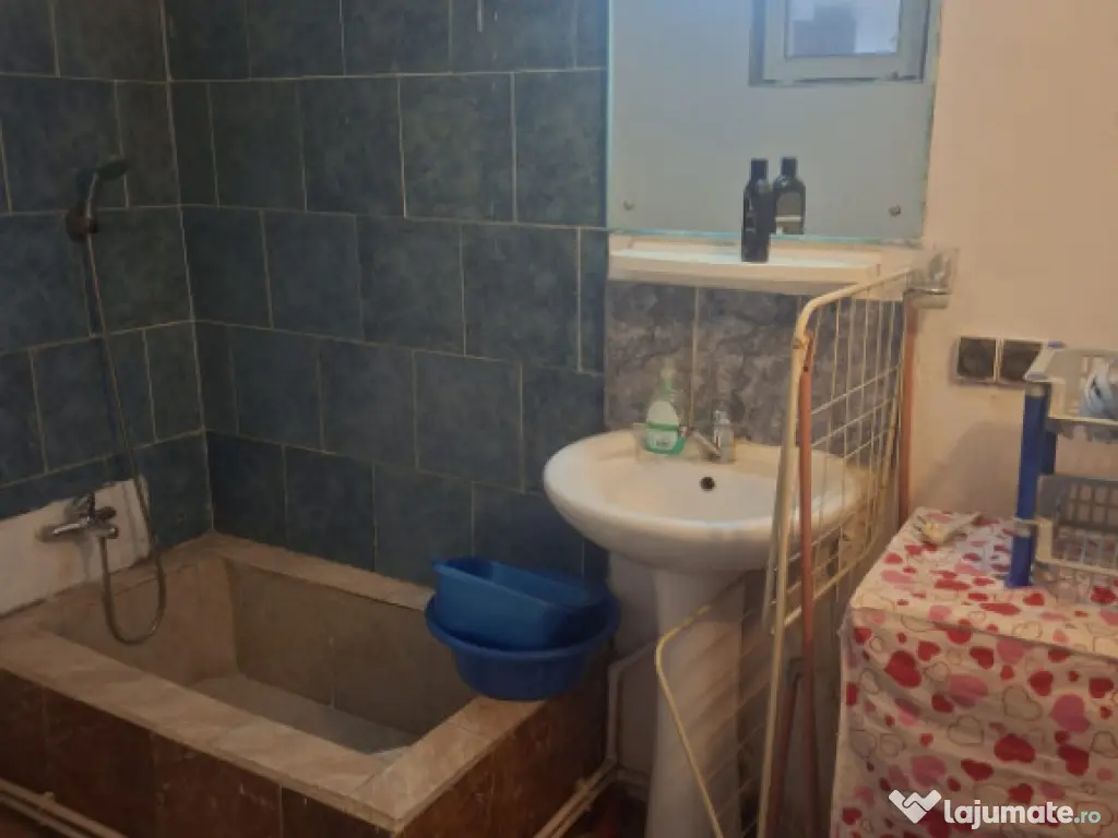 CASA SPATIOASA IN PLOIESTi– COMPARTIMENTARE EXCELENTA-ZONA 