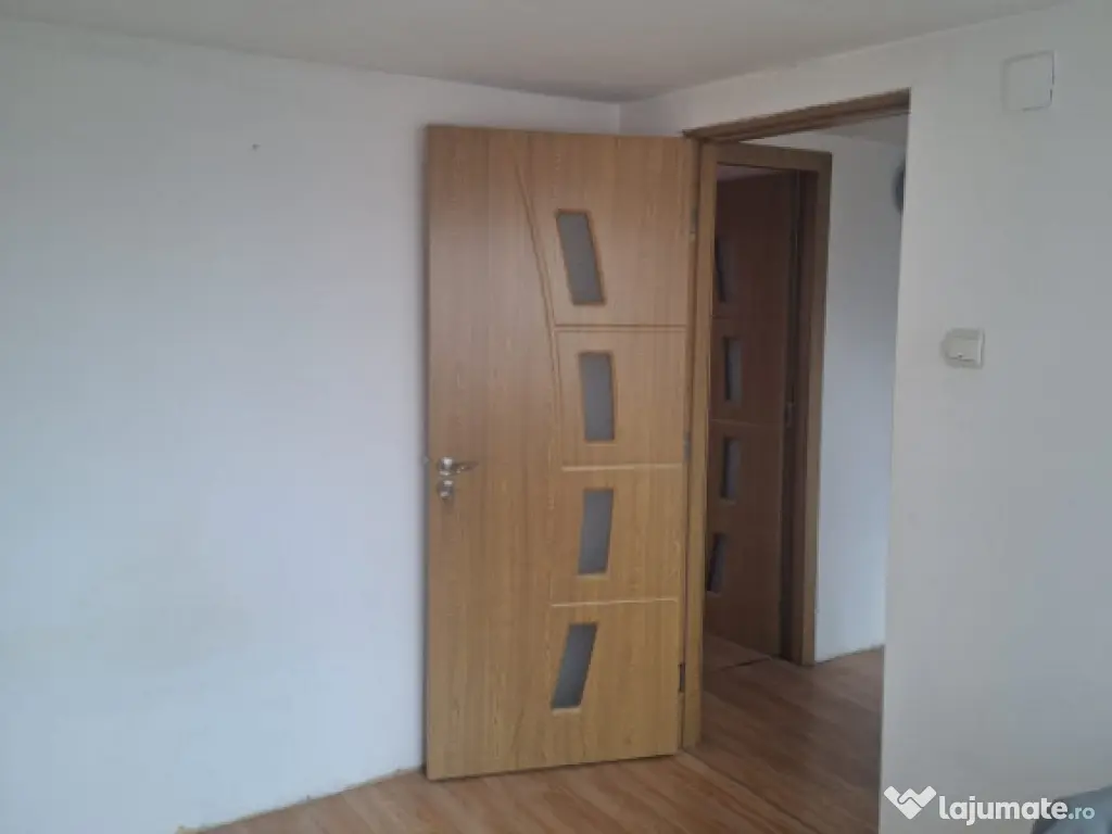 CASA SPATIOASA IN PLOIESTi– COMPARTIMENTARE EXCELENTA-ZONA 