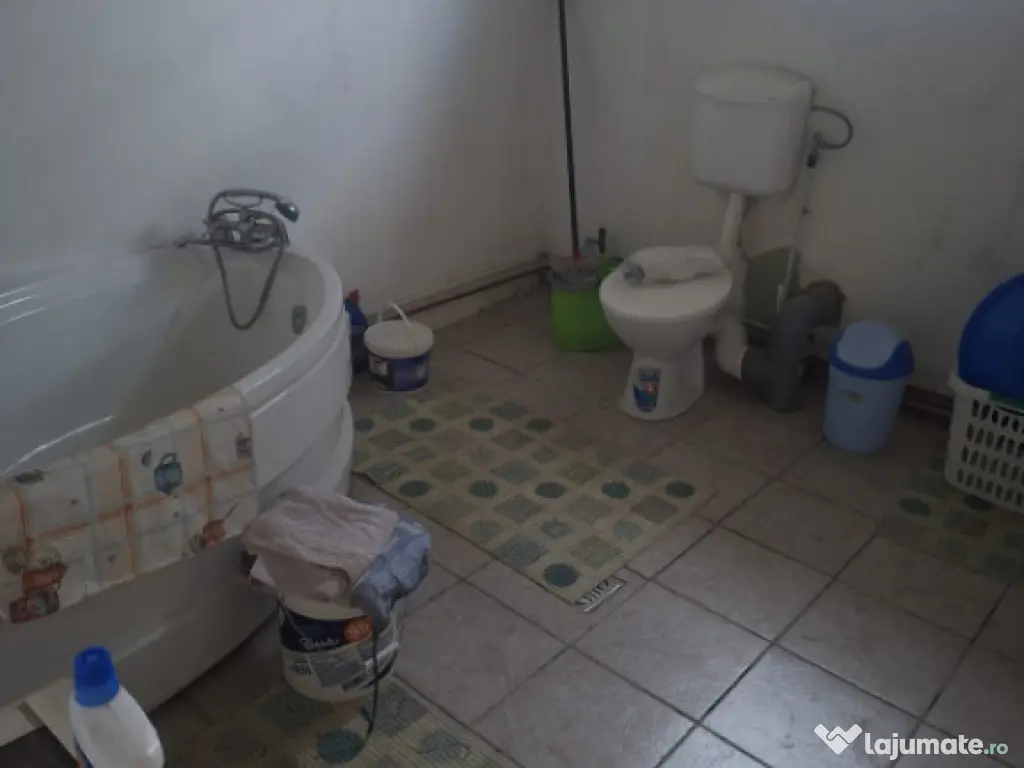 CASA SPATIOASA IN PLOIESTi– COMPARTIMENTARE EXCELENTA-ZONA 