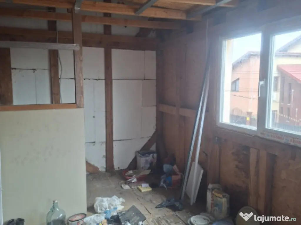 CASA SPATIOASA IN PLOIESTi– COMPARTIMENTARE EXCELENTA-ZONA 