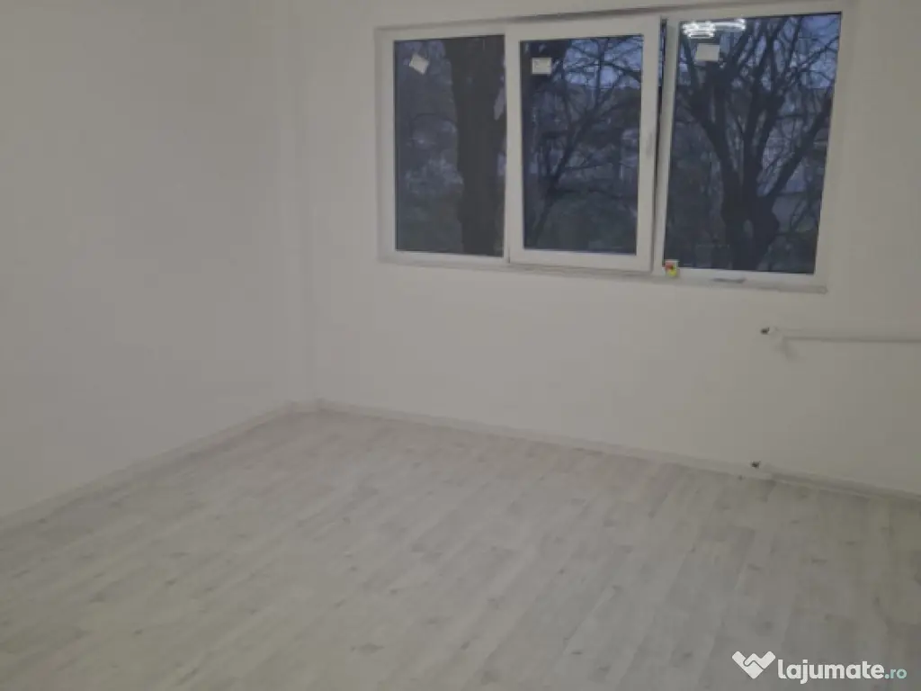 Apartament 2 camere, 42 mp, zona Vest