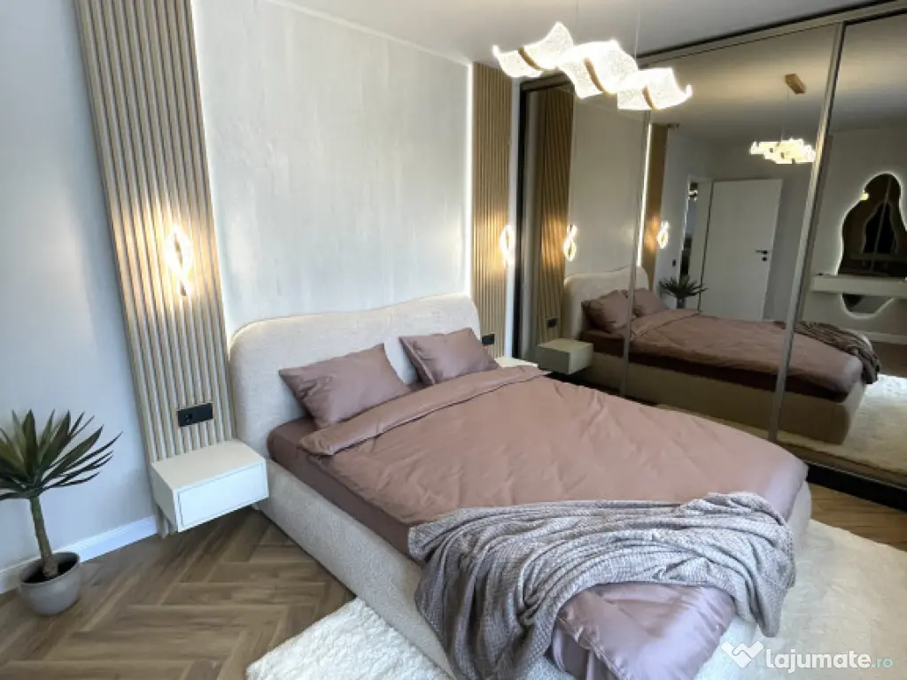 P.F vând apartament 3 camere Florești, Cetății, două băi, bloc cu lift 