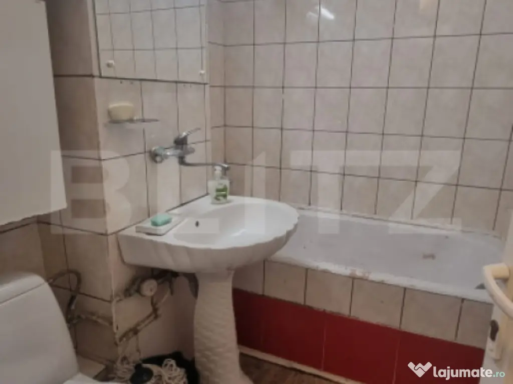 Apartament 3 camere 56 mp Lipovei 