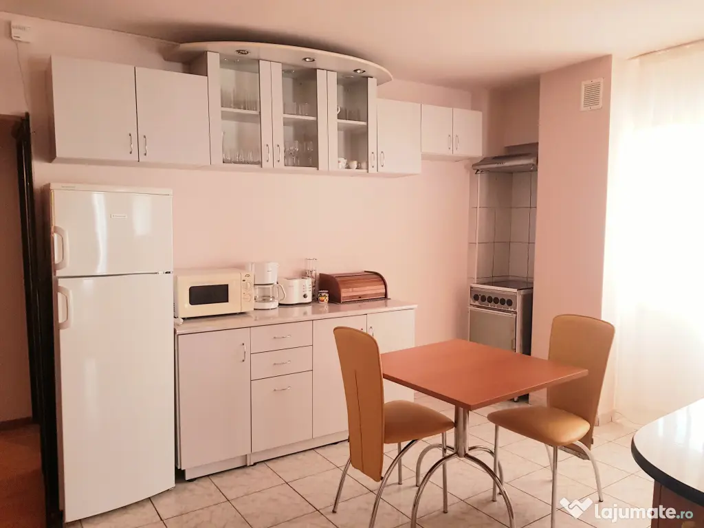 Apartament 2 camere decomandat Piața Mihai Viteazul - Vedere Bulevard 